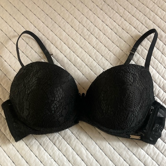 TAHARI 38C black wired padded cup bra in great barely worn preowned condition - Picture 1 of 16